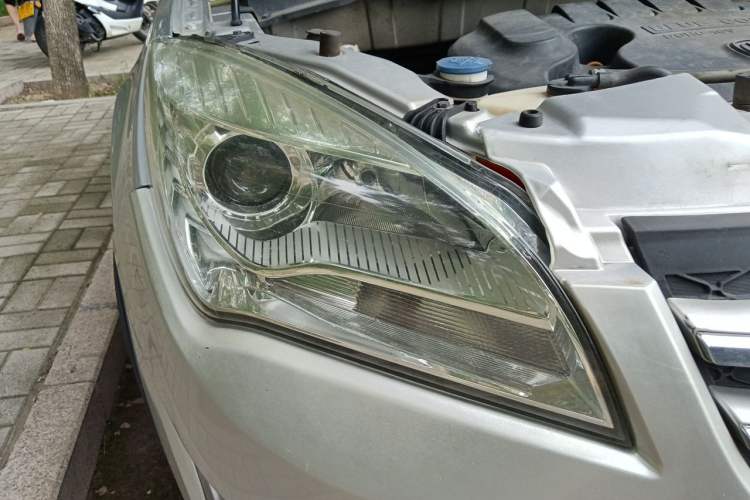 Used CHANGAN CS35 2014 1.6L Automatic Comfort Model China IV Standard Right Front Headlight