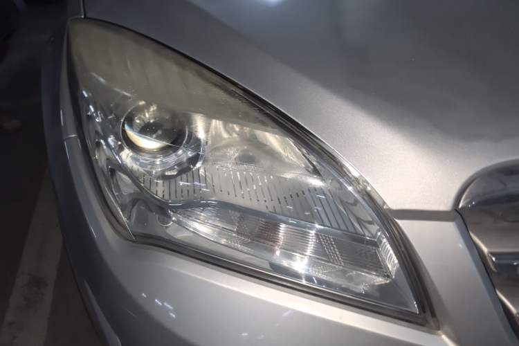 Used CHANGAN CS35 2014 1.6L Automatic Luxury Model China IV Standard Right Front Headlight