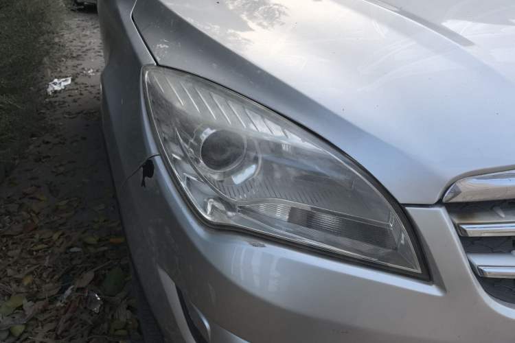 Used CHANGAN CS35 2014 1.6L Automatic Luxury Navigation Model China IV Standard Right Front Headlight