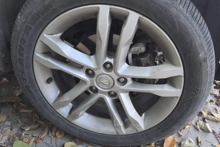 Used CHANGAN CS35 2014 1.6L Automatic Luxury Navigation Model China IV Standard Right Front Wheel Hub