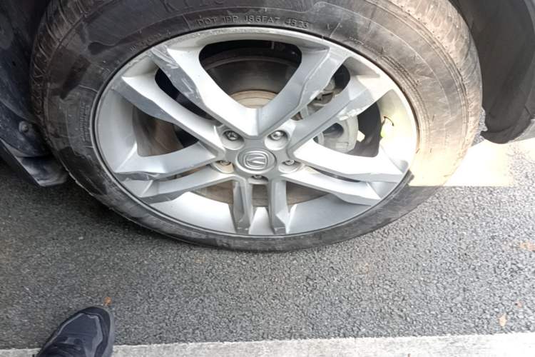 Used CHANGAN CS35 2014 1.6L Manual Luxury Model China IV Standard Right Front Wheel Hub