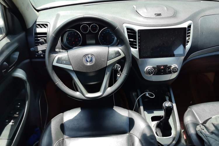 Used CHANGAN CS35 2014 1.6L Manual Luxury Model China IV Standard Steering Wheel