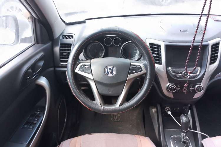 Used CHANGAN CS35 2014 1.6L Automatic Luxury Model China V Standard Steering Wheel