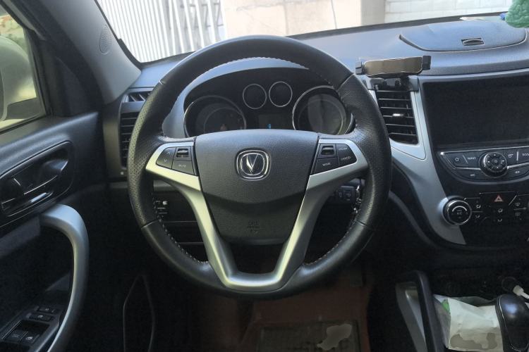 Used CHANGAN CS35 2014 1.6L Automatic Luxury Navigation Model China IV Standard Steering Wheel