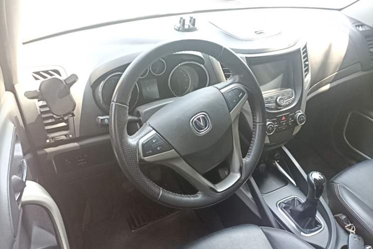 Used CHANGAN CS35 2014 1.6L Manual Luxury Model China IV Standard Steering Wheel