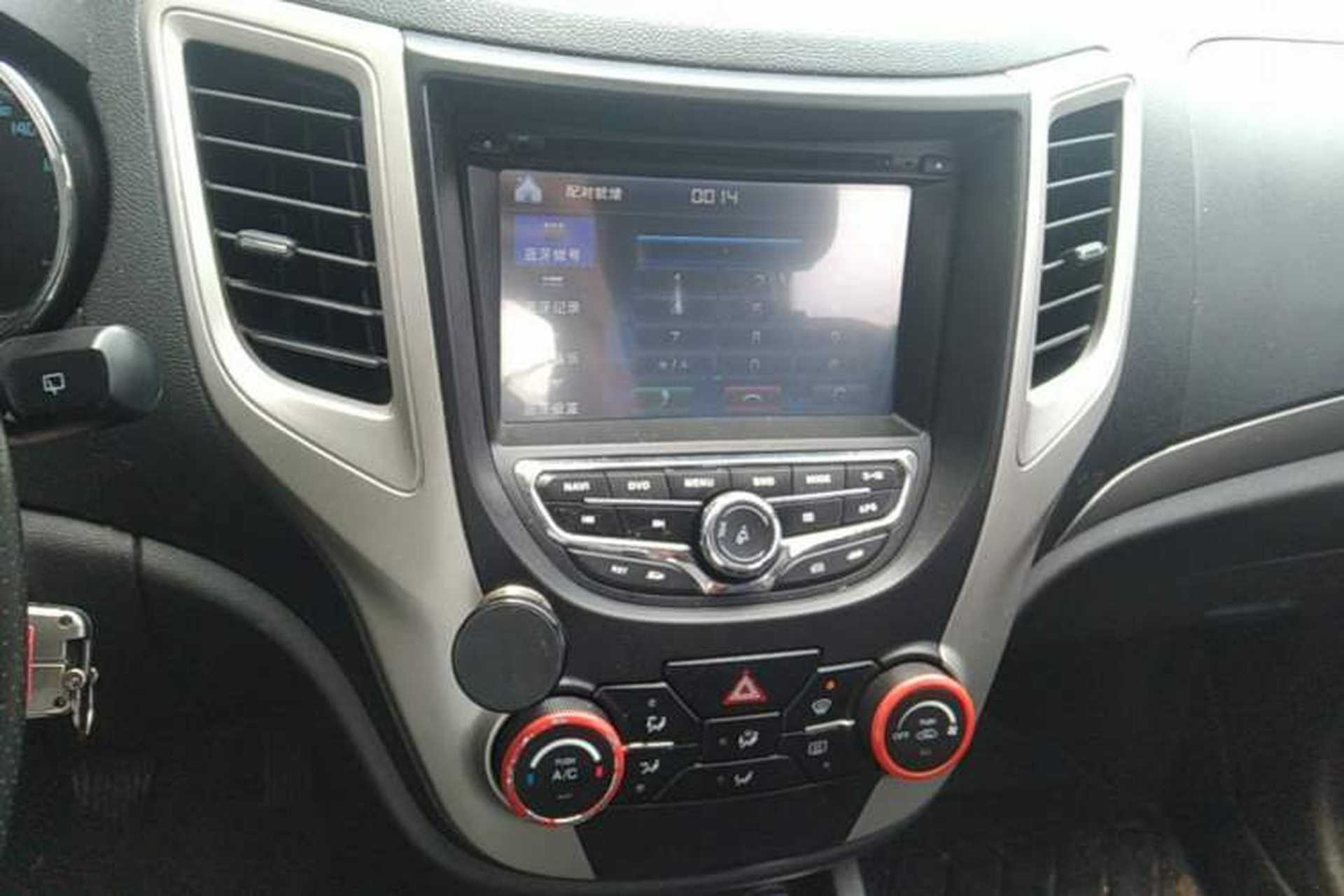 Used CHANGAN CS35 2014 1.6L Manual Luxury Navigation Model China IV Standard Audio And AC Panel