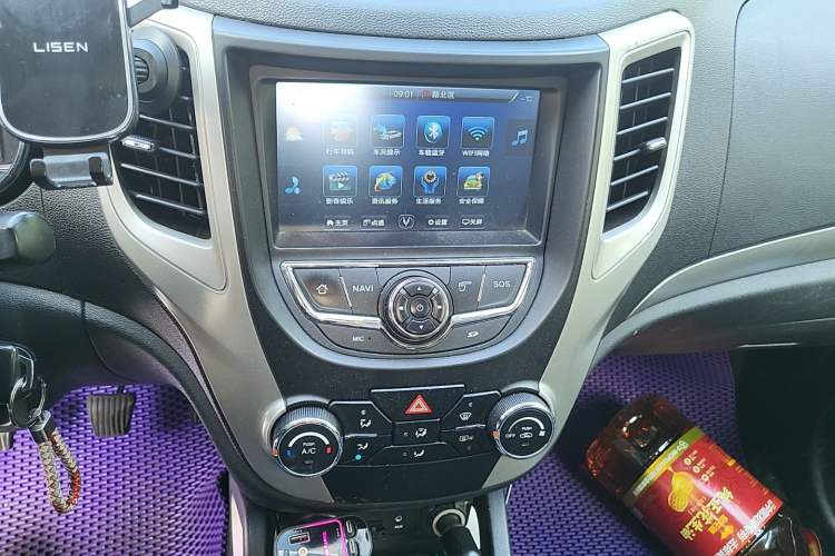 Used CHANGAN CS35 2014 1.6L Manual Luxury Navigation Model China IV Standard Audio And AC Panel
