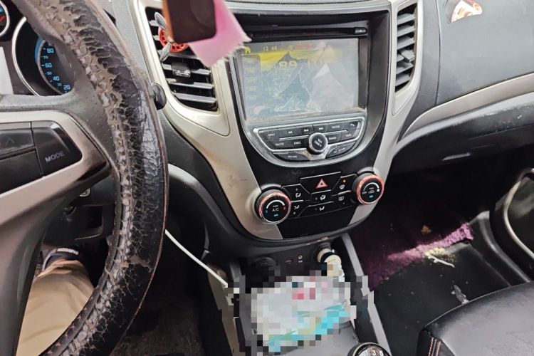 Used CHANGAN CS35 2014 1.6L Manual Luxury Model China IV Standard Audio And AC Panel