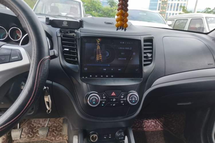 Used CHANGAN CS35 2014 1.6L Manual Luxury Model China IV Standard Audio And AC Panel