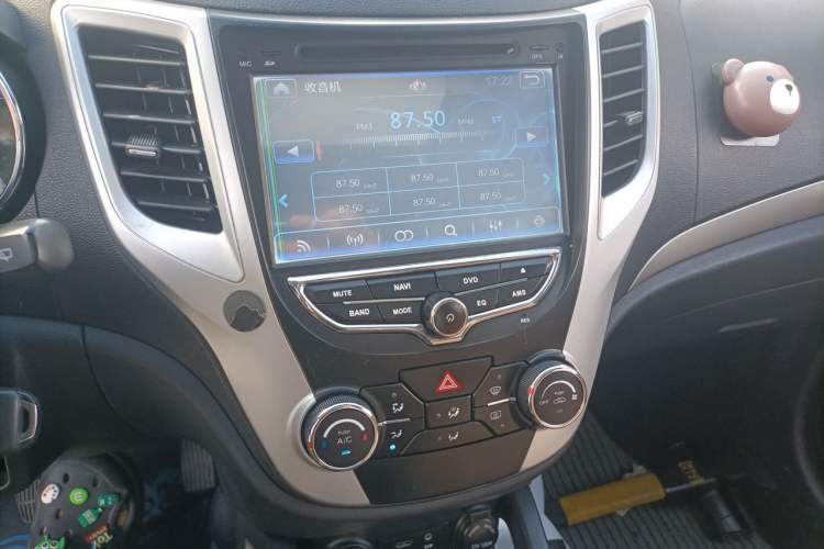 Used CHANGAN CS35 2014 1.6L Automatic Luxury Model China IV Standard Audio And AC Panel