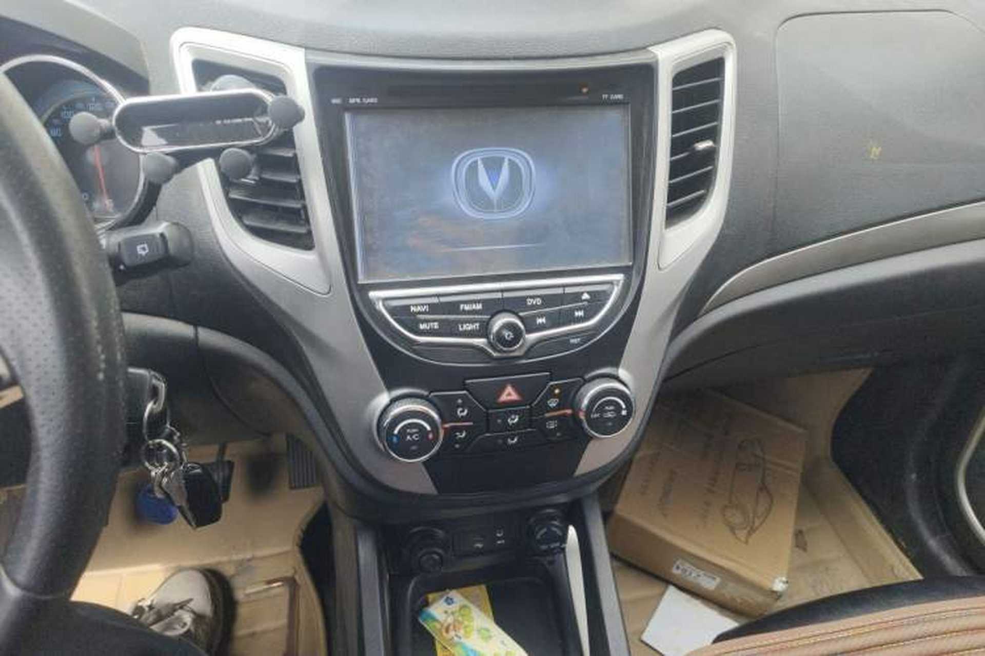 Used CHANGAN CS35 2014 1.6L Manual Luxury Navigation Model China IV Standard Audio And AC Panel