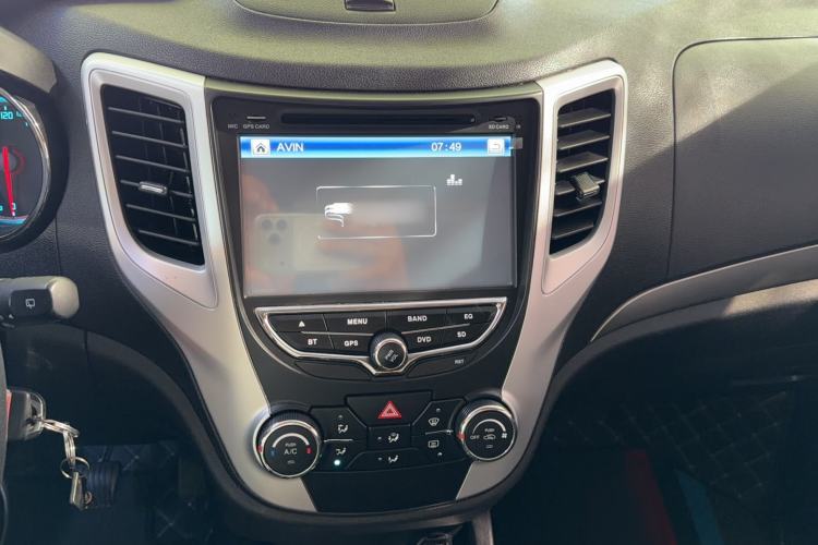 Used CHANGAN CS35 2014 1.6L Manual Luxury Model China IV Standard Audio And AC Panel