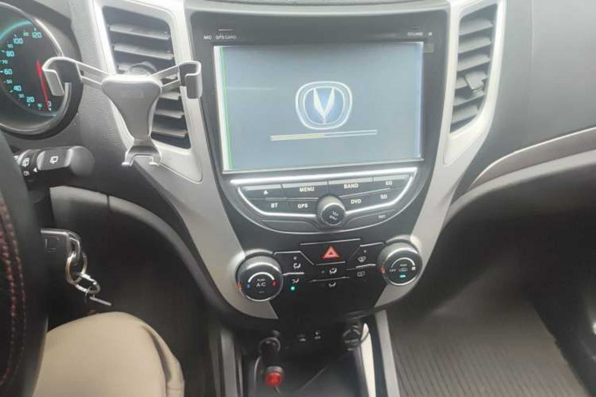 Used CHANGAN CS35 2014 1.6L Manual Luxury Model China IV Standard Audio And AC Panel