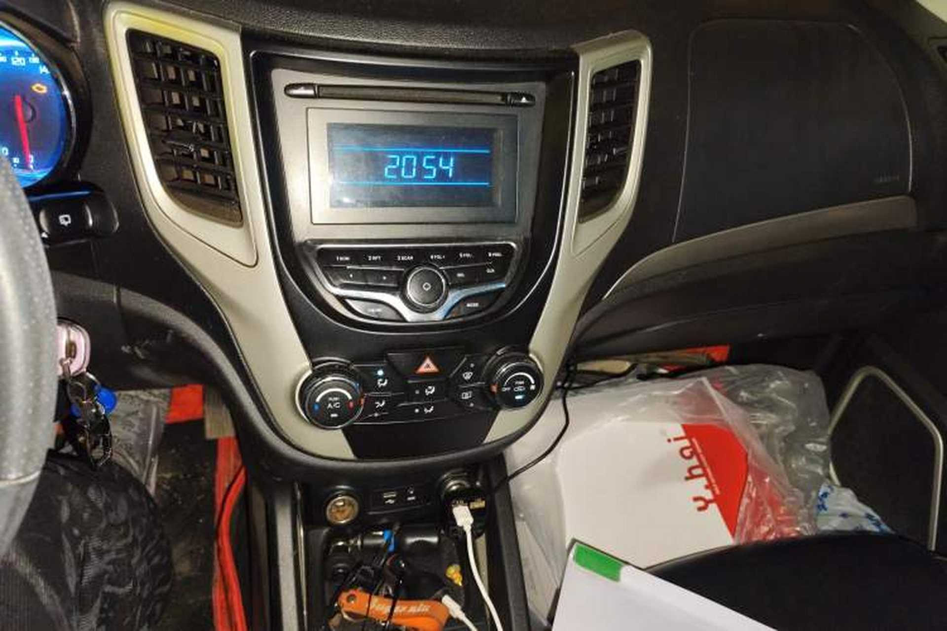 Used CHANGAN CS35 2014 1.6L Manual Luxury Model China IV Standard Audio And AC Panel