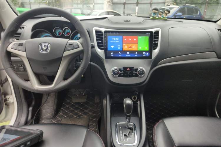 Used CHANGAN CS35 2014 1.6L Automatic Luxury Model China IV Standard Audio And AC Panel