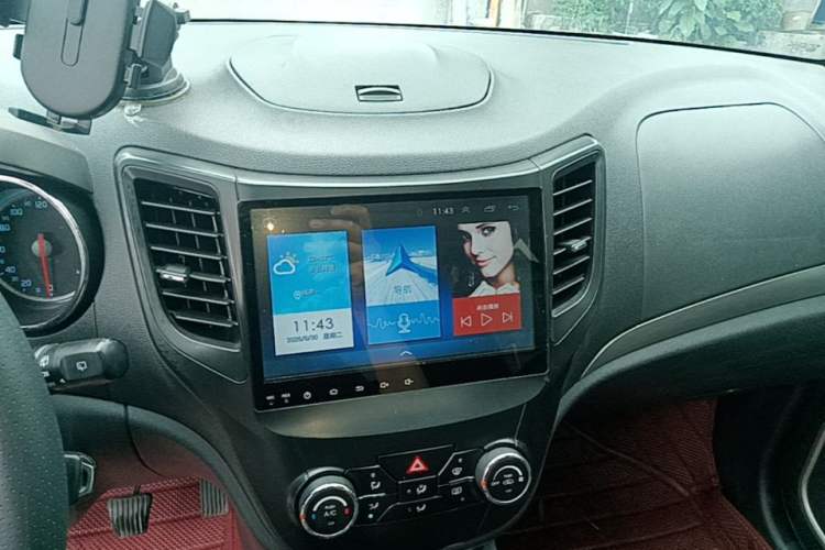 Used CHANGAN CS35 2014 1.6L Manual Luxury Model China IV Standard Audio And AC Panel
