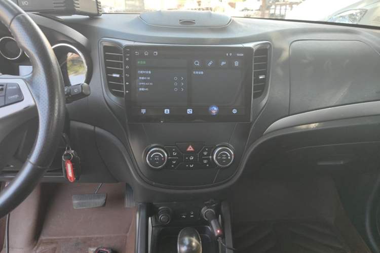 Used CHANGAN CS35 2014 1.6L Automatic Luxury Model China IV Standard Audio And AC Panel