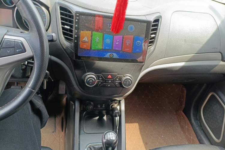 Used CHANGAN CS35 2014 1.6L Manual Luxury Model China IV Standard Audio And AC Panel