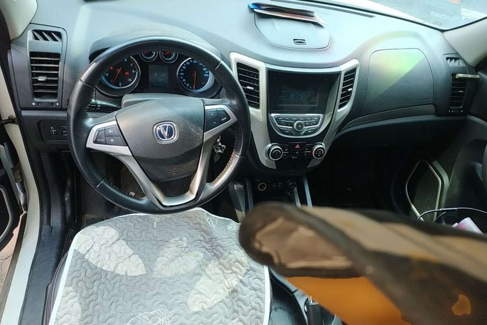 Used CHANGAN CS35 2014 1.6L Manual Luxury Model China IV Standard Center Console