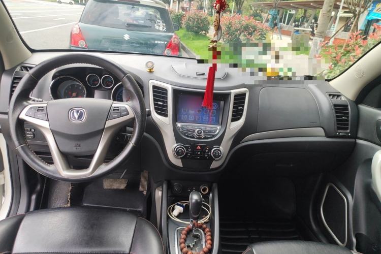 Used CHANGAN CS35 2014 1.6L Automatic Luxury Model China IV Standard Center Console