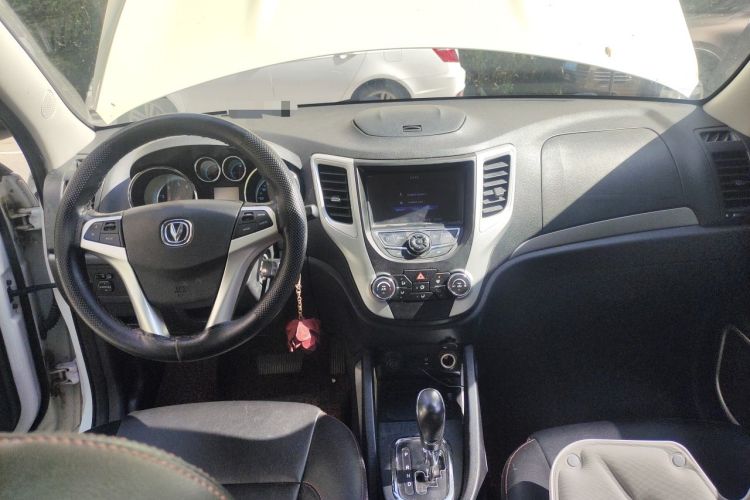 Used CHANGAN CS35 2014 1.6L Automatic Luxury Model China IV Standard Center Console