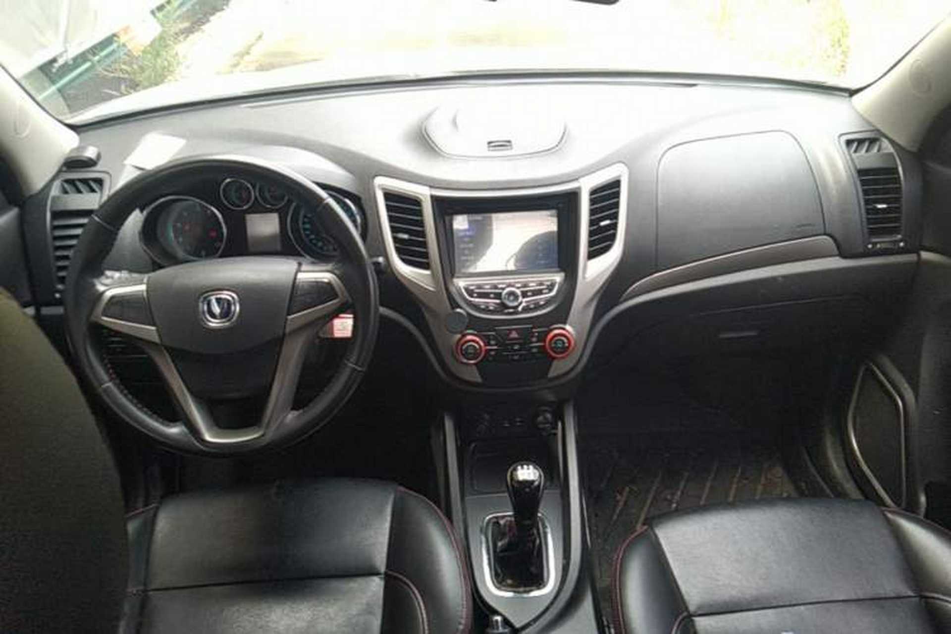 Used CHANGAN CS35 2014 1.6L Manual Luxury Navigation Model China IV Standard Center Console