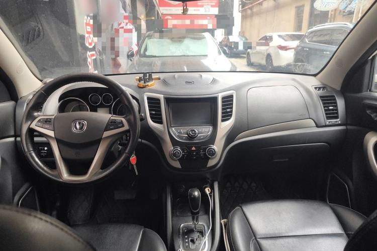 Used CHANGAN CS35 2014 1.6L Automatic Luxury Navigation Model China IV Standard Center Console