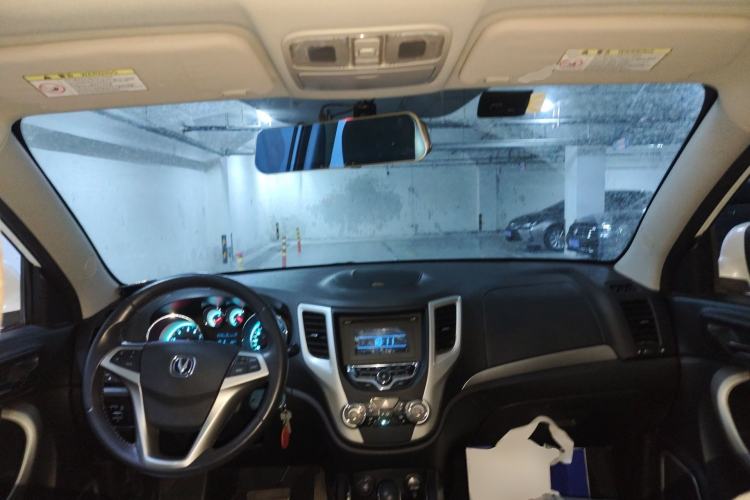 Used CHANGAN CS35 2014 1.6L Automatic Luxury Model China IV Standard Center Console