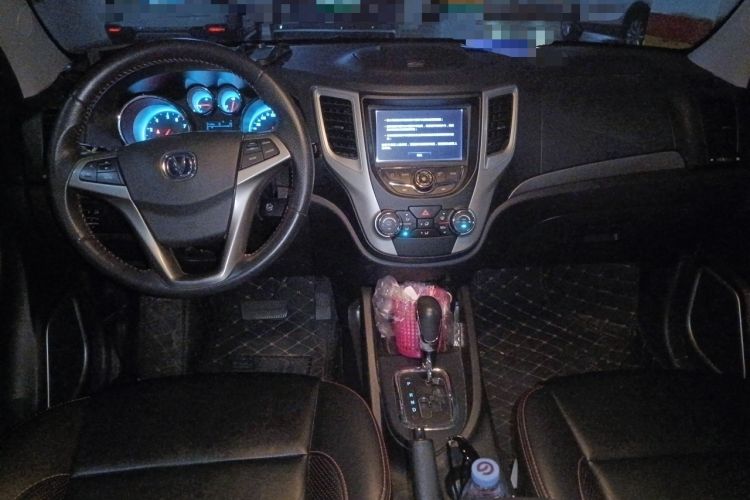 Used CHANGAN CS35 2014 1.6L Automatic Luxury Model China IV Standard Center Console