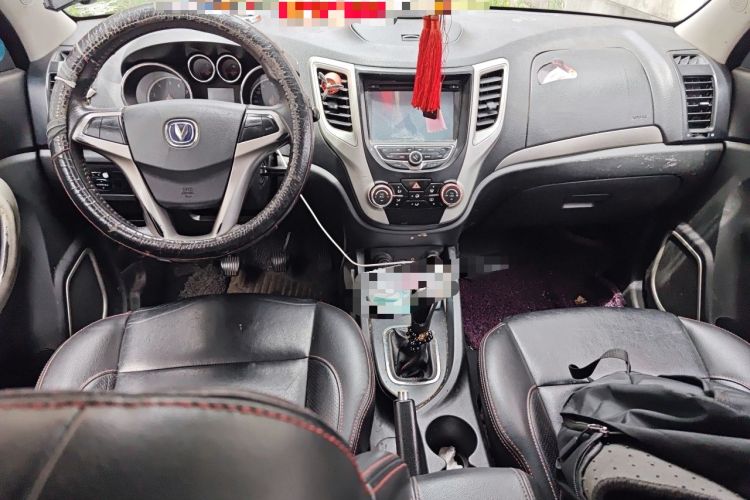 Used CHANGAN CS35 2014 1.6L Manual Luxury Model China IV Standard Center Console