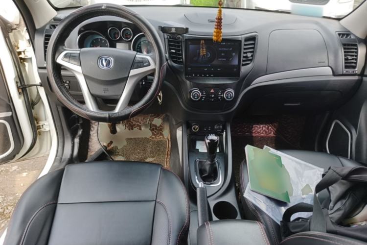 Used CHANGAN CS35 2014 1.6L Manual Luxury Model China IV Standard Center Console