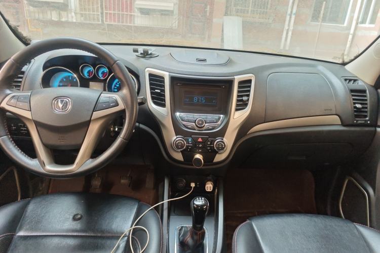 Used CHANGAN CS35 2014 1.6L Manual Luxury Model China IV Standard Center Console