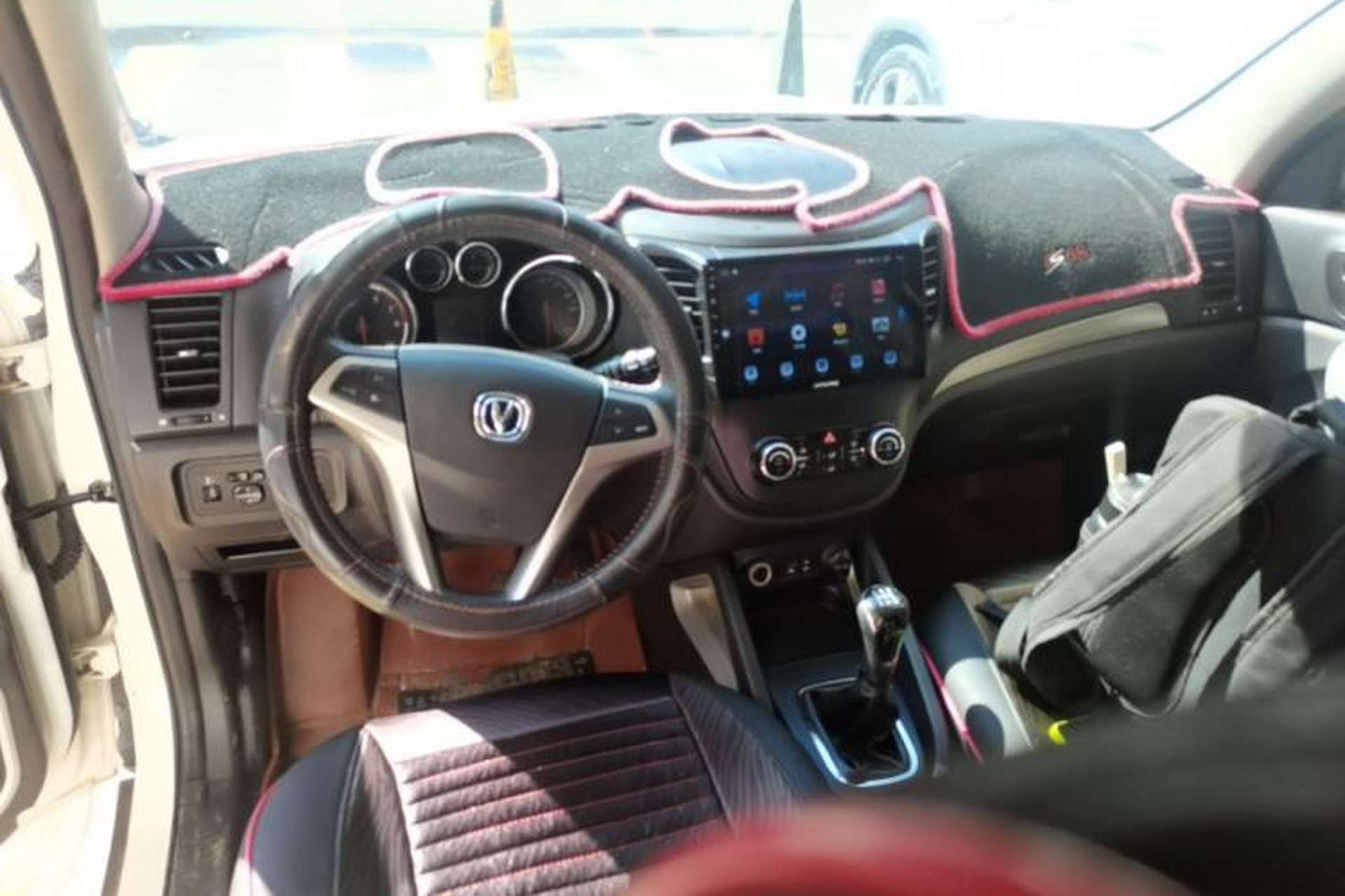 Used CHANGAN CS35 2014 1.6L Manual Luxury Model China IV Standard Center Console