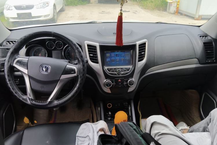 Used CHANGAN CS35 2014 1.6L Manual Luxury Model China IV Standard Center Console