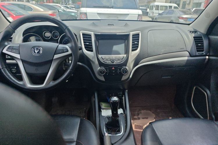 Used CHANGAN CS35 2014 1.6L Manual Luxury Model China V Standard Center Console