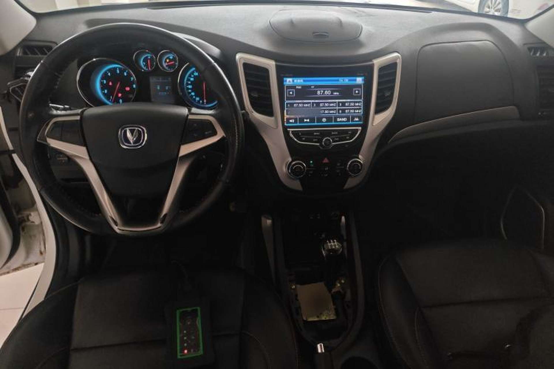 Used CHANGAN CS35 2014 1.6L Manual Luxury Model China IV Standard Center Console