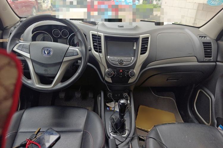 Used CHANGAN CS35 2014 1.6L Manual Luxury Model China IV Standard Center Console