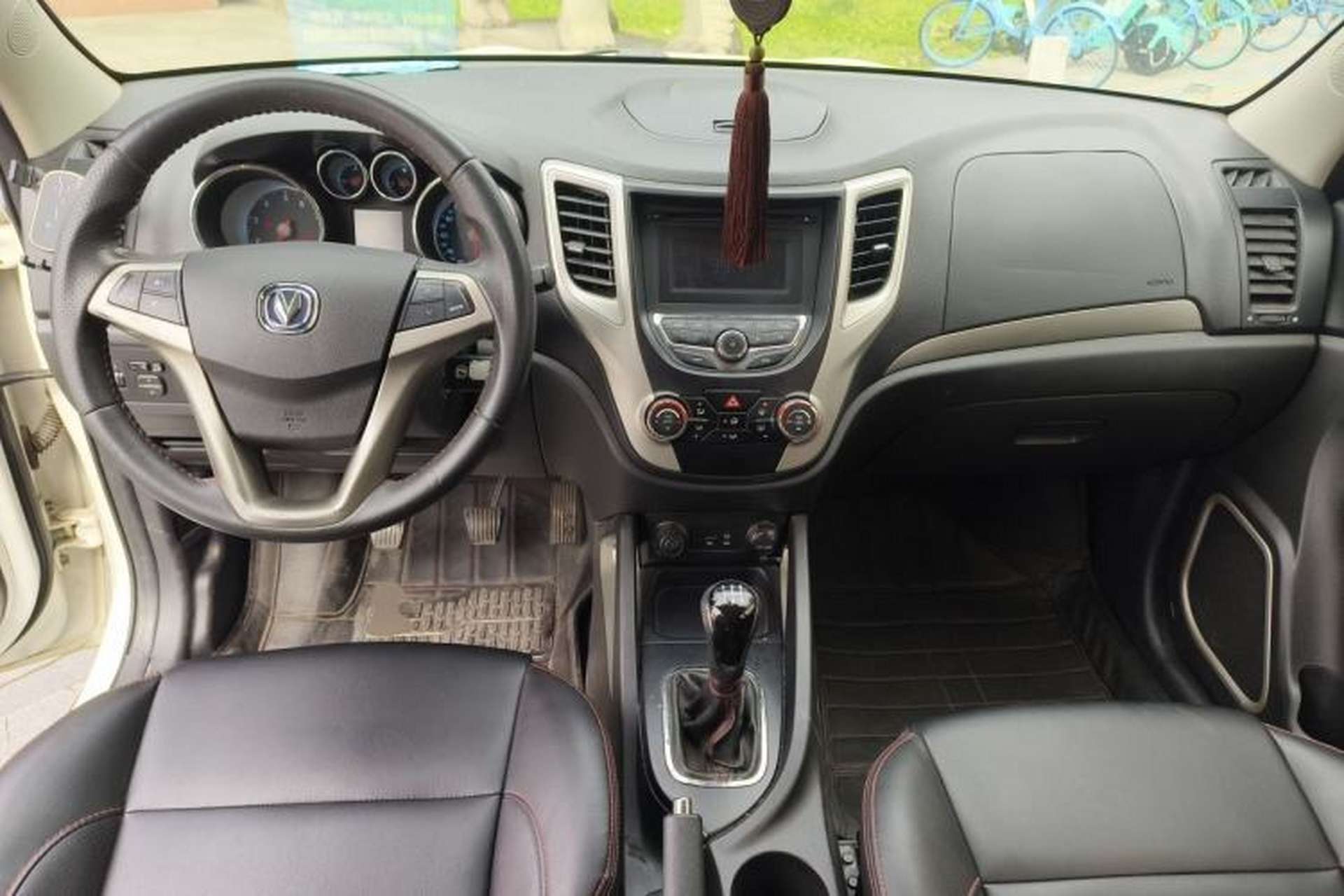 Used CHANGAN CS35 2014 1.6L Manual Luxury Model China IV Standard Center Console