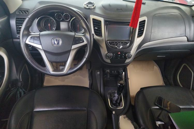 Used CHANGAN CS35 2014 1.6L Manual Luxury Model China IV Standard Center Console