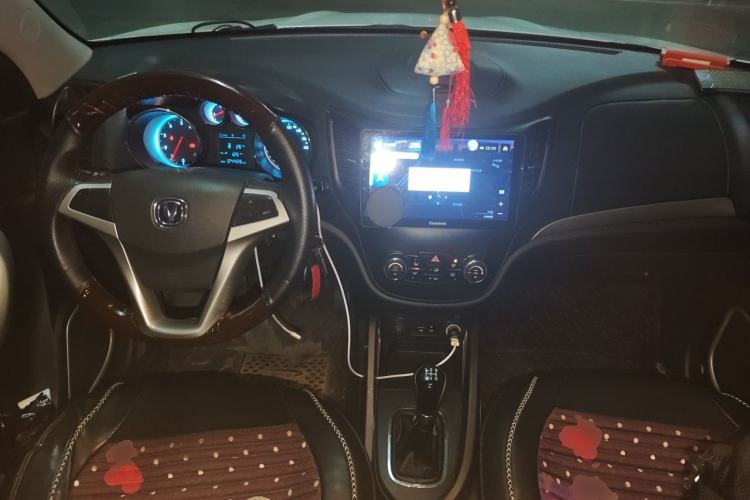 Used CHANGAN CS35 2014 1.6L Manual Luxury Model China IV Standard Center Console