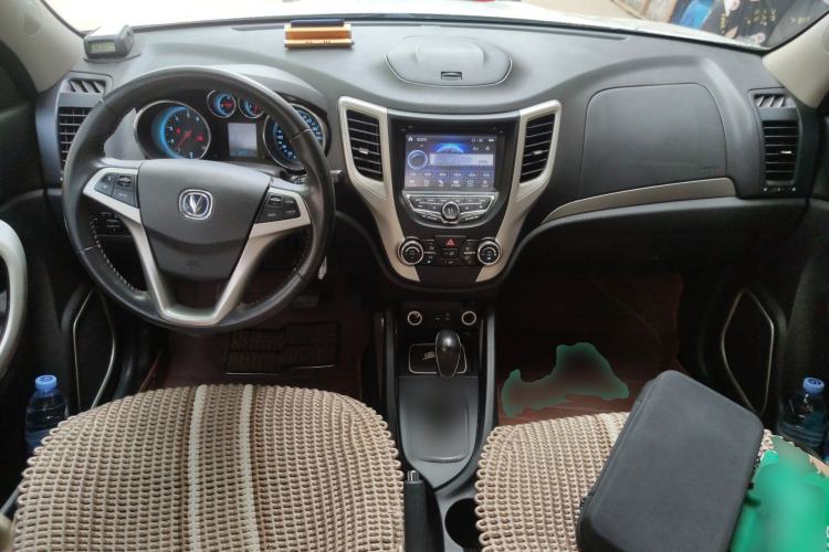 Used CHANGAN CS35 2014 1.6L Automatic Luxury Model China IV Standard Center Console