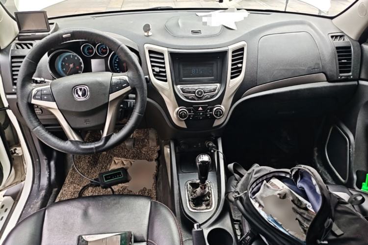Used CHANGAN CS35 2014 1.6L Manual Luxury Model China IV Standard Center Console