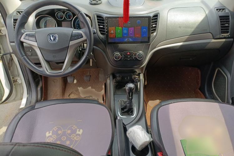 Used CHANGAN CS35 2014 1.6L Manual Luxury Model China IV Standard Center Console