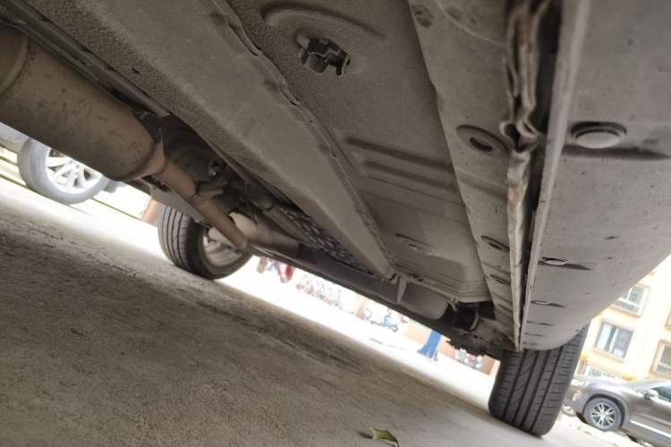 Used CHANGAN CS35 2014 1.6L Automatic Luxury Model China IV Standard Chassis Front Left