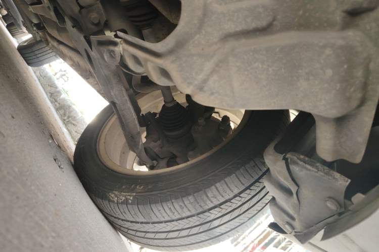 Used CHANGAN CS35 2014 1.6L Manual Luxury Model China IV Standard Chassis Front Left