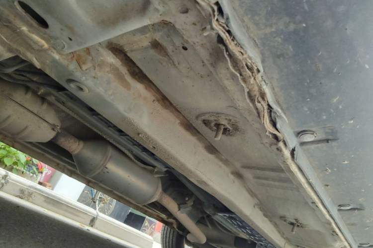 Used CHANGAN CS35 2014 1.6L Manual Luxury Model China IV Standard Chassis Front Left
