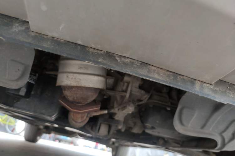 Used CHANGAN CS35 2014 1.6L Automatic Luxury Model China IV Standard Chassis Front