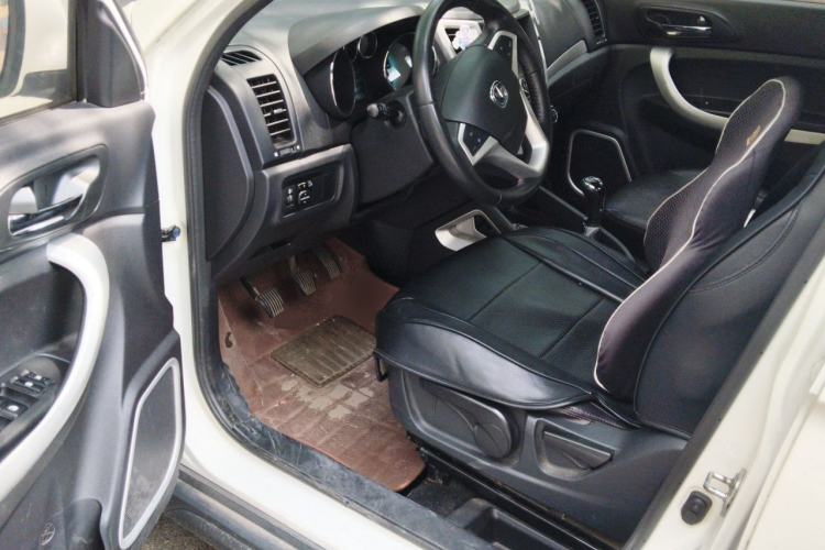 Used CHANGAN CS35 2014 1.6L Manual Luxury Model China IV Standard Driver Seat