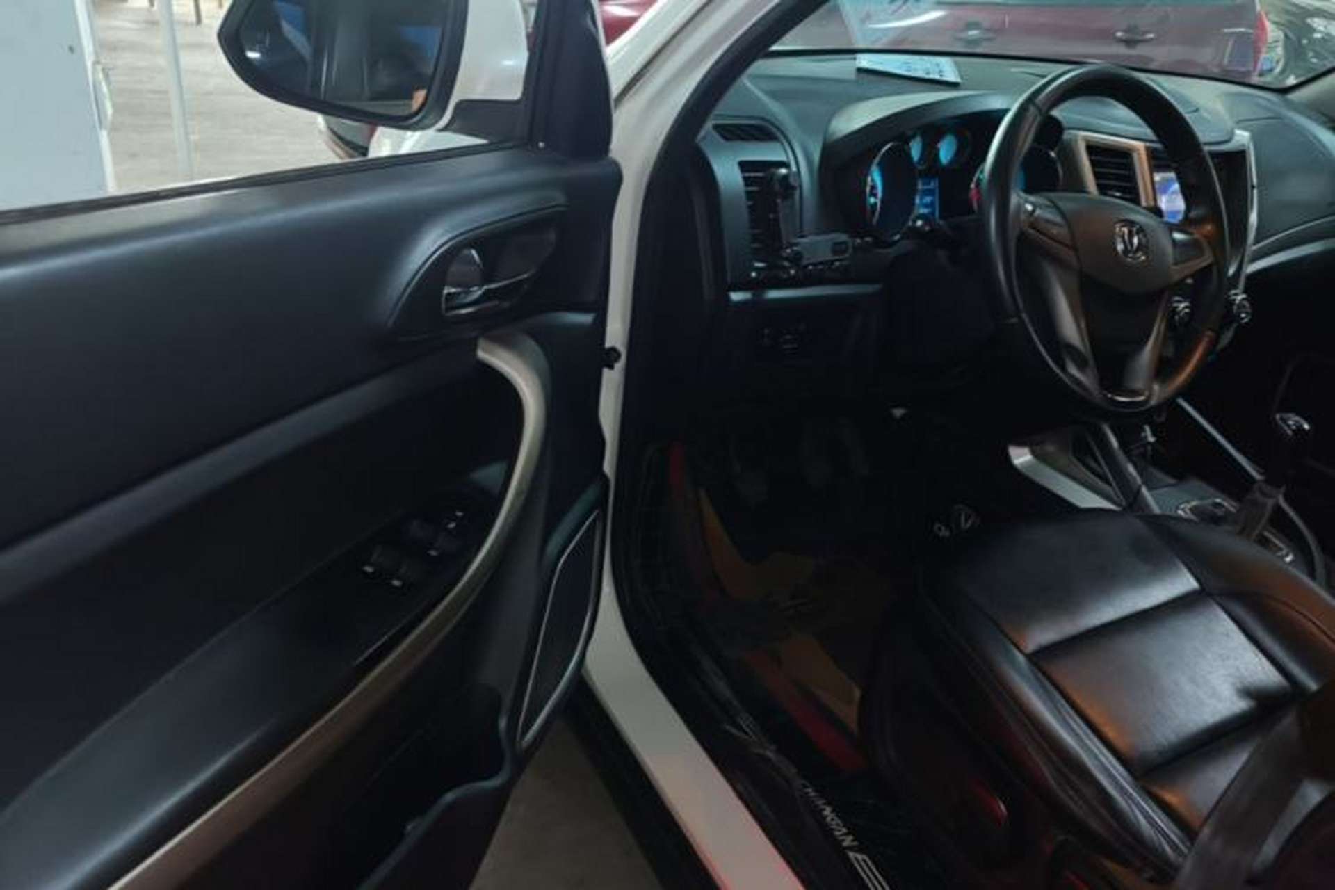 Used CHANGAN CS35 2014 1.6L Manual Luxury Model China V Standard Driver Seat