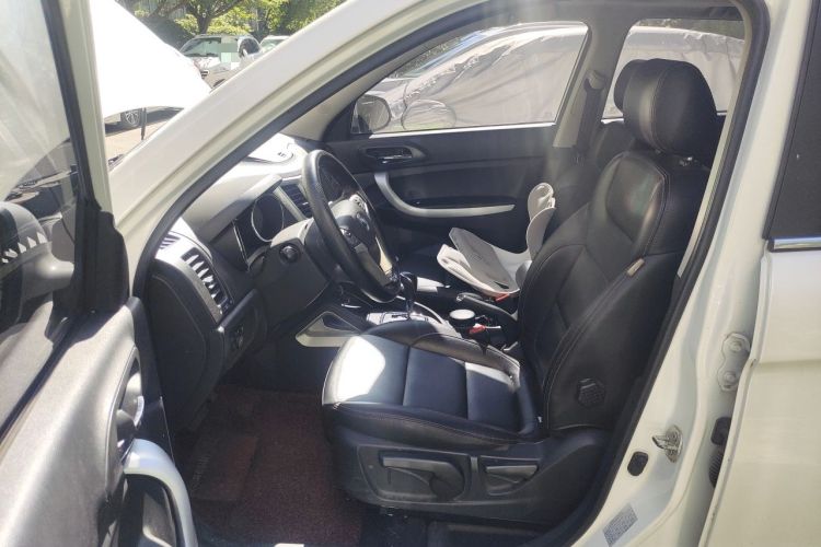 Used CHANGAN CS35 2014 1.6L Automatic Luxury Model China IV Standard Driver Seat